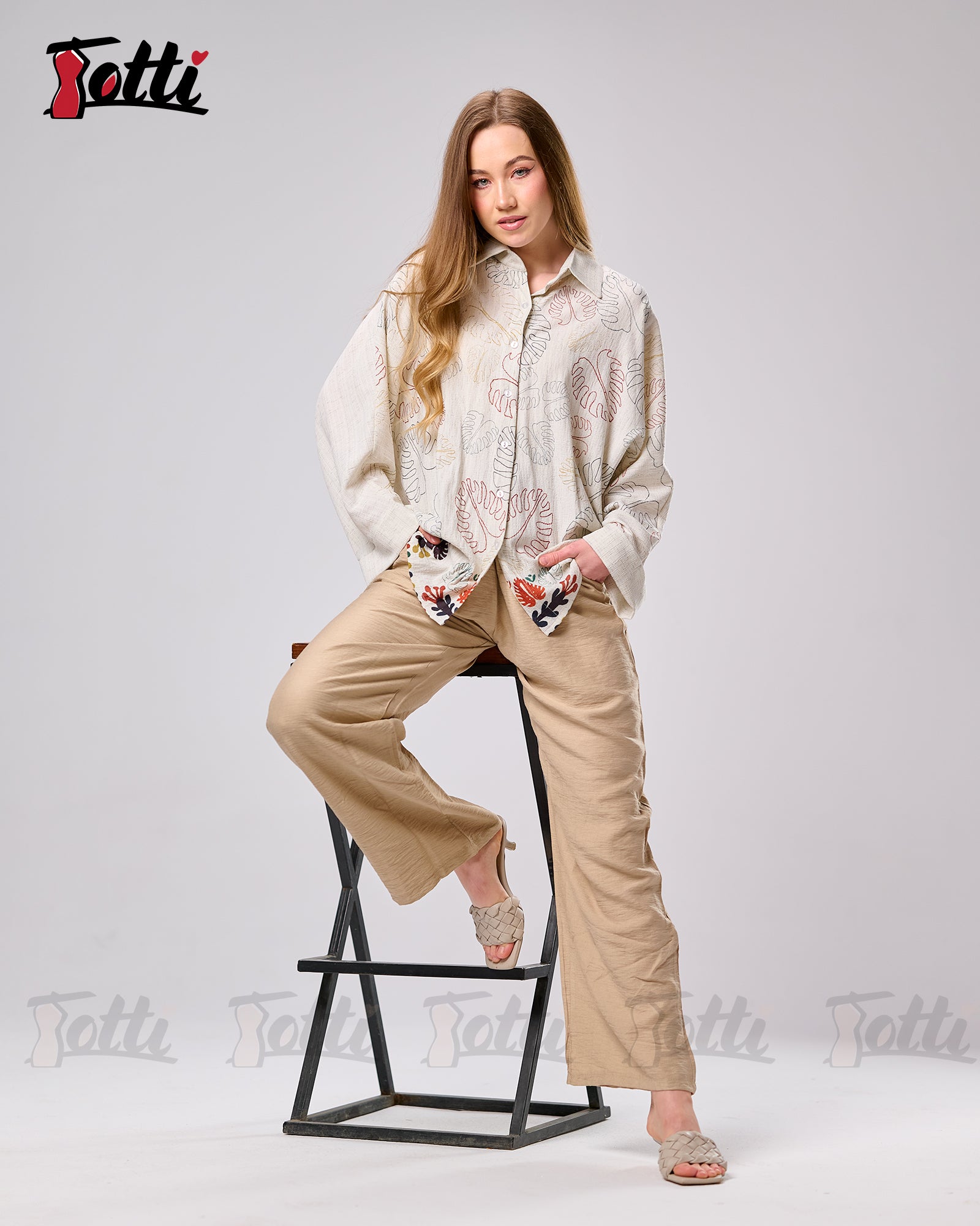 The Oasis Line-Art Blouse