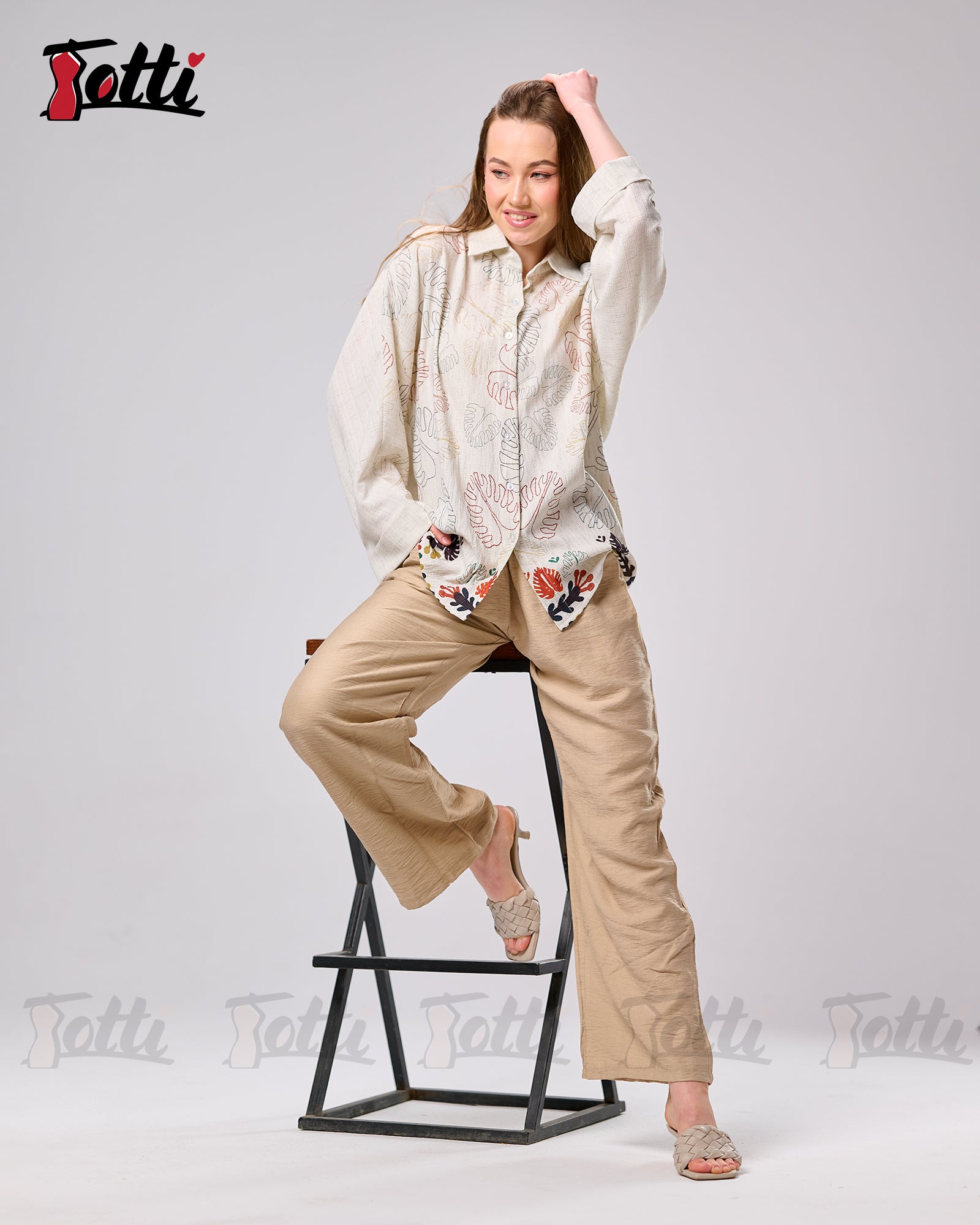 The Oasis Line-Art Blouse